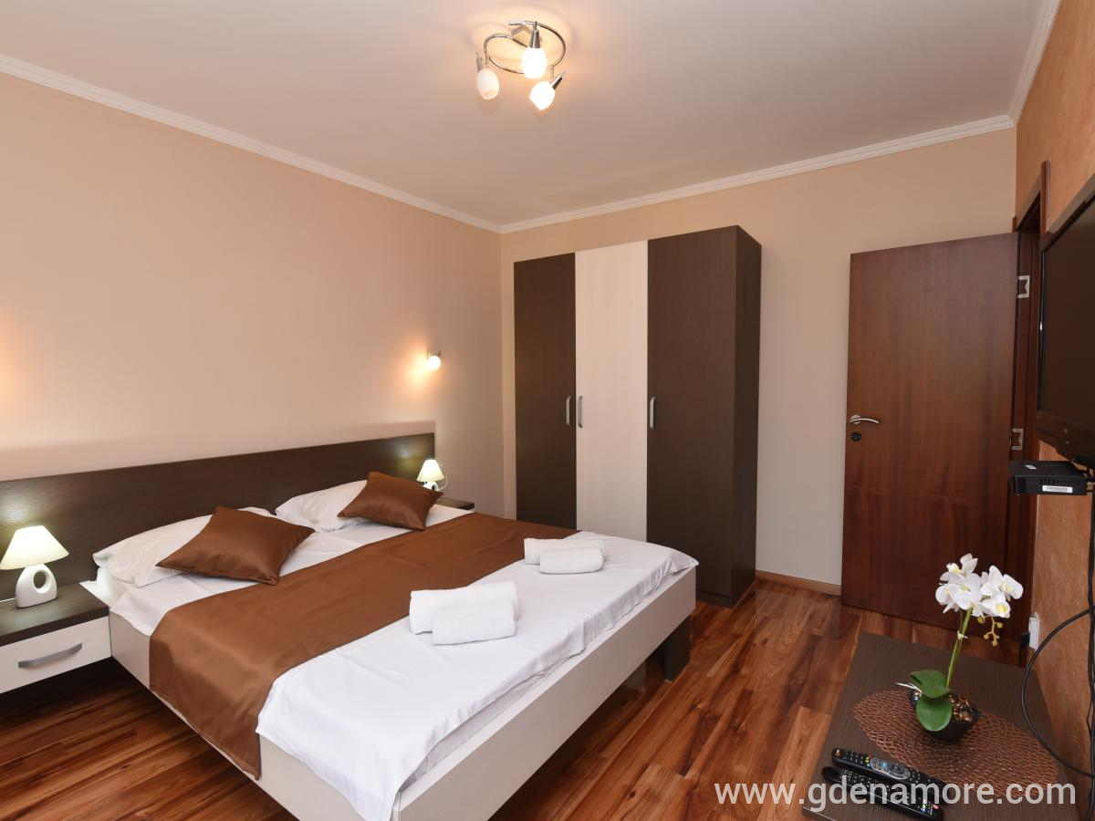 Apartmani Pejovic - PEJOVIC RESIDENCE , privatni smeštaj u mestu Lastva Grbaljska, Crna Gora - DSC_5351